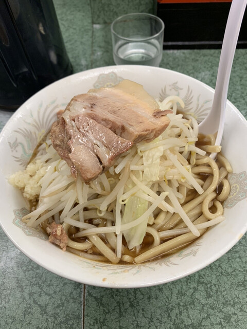 ラーメン二郎 新宿小滝橋通り店の写真1