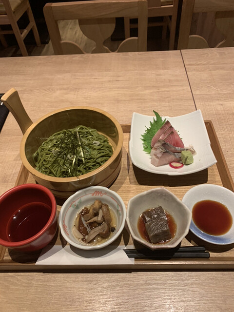 旨い魚と和食 個室居酒屋 葵屋 浦和西口店の写真1