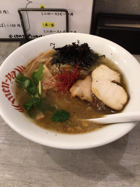 らーめん酒場 福籠 通町店の写真1