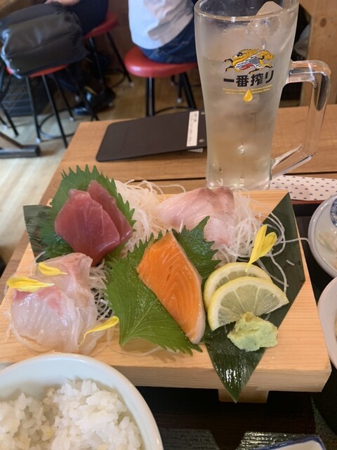 磯丸水産 新橋烏森通り店の写真2