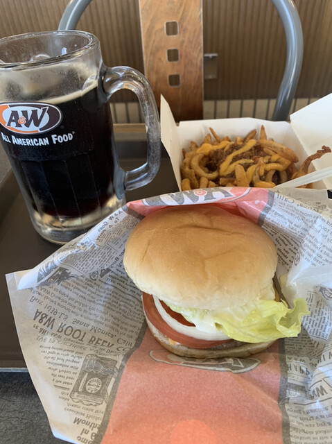 A&W 美浜店の写真4